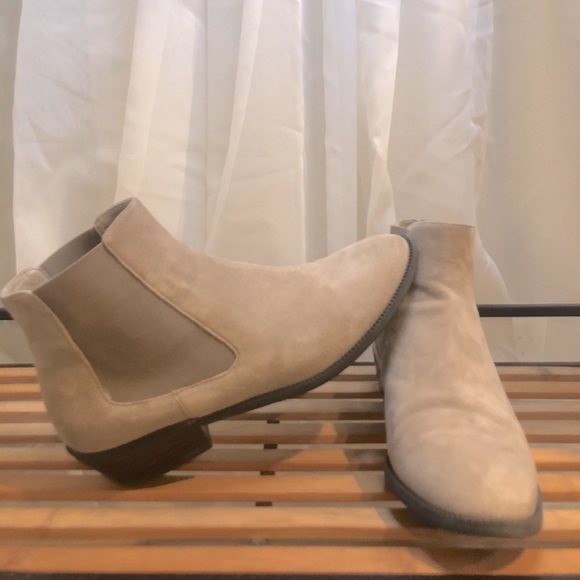 14th & Union Suede Chelsea Boots - Picture 2 of 2